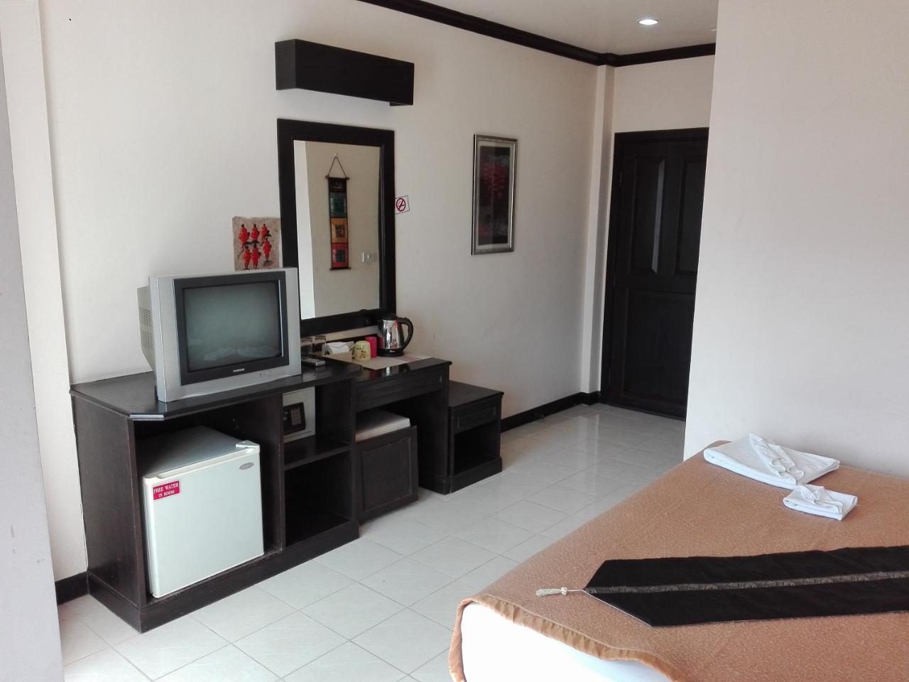 Ramaz Hotel Patong Exterior photo