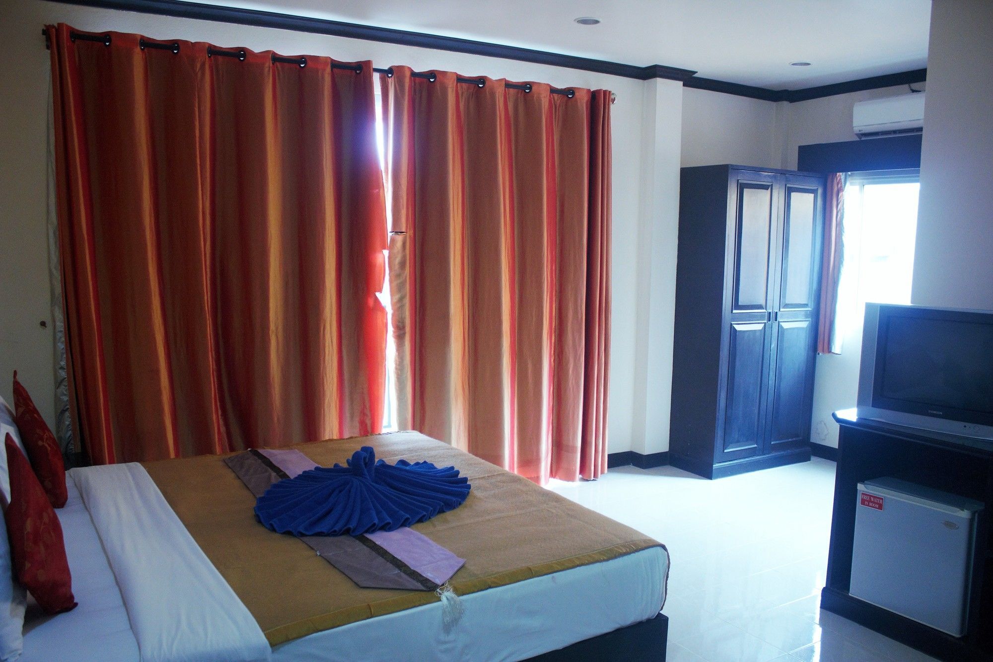 Ramaz Hotel Patong Exterior photo